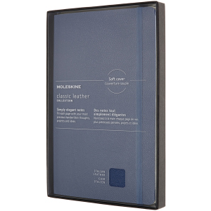 Нотатник Moleskine Leather 13 х 21 см 240 сторінок у лінійку Синя м'яка обкладинка + прозорий бокс (8053853606006) ТОП в Чернігові